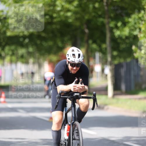 10.08.2025 - GEWOBA Citytriathlon Bremen Yannick Fuchs http://msf.ph/oto/8560613 10.08.2025 12:43:02 Radfahren 612, 628, 644, 677, 684, 710, 846, 850, 871, 889, 909 meine-sportfotos.de