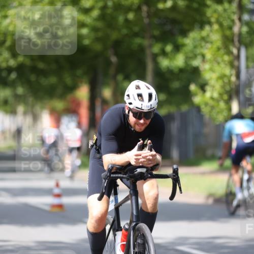 10.08.2025 - GEWOBA Citytriathlon Bremen Yannick Fuchs http://msf.ph/oto/8560616 10.08.2025 12:43:02 Radfahren 612, 628, 644, 677, 684, 710, 846, 850, 871, 889, 909 meine-sportfotos.de