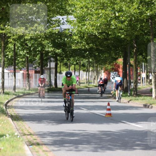10.08.2025 - GEWOBA Citytriathlon Bremen Yannick Fuchs http://msf.ph/oto/8560633 10.08.2025 12:43:04 Radfahren 612, 628, 644, 677, 684, 710, 846, 850, 871, 889, 945 meine-sportfotos.de