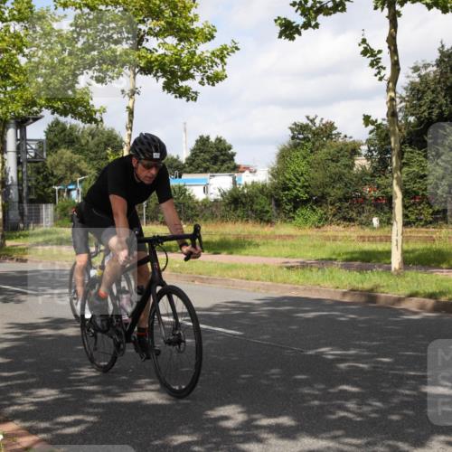 10.08.2025 - GEWOBA Citytriathlon Bremen Yannick Fuchs http://msf.ph/oto/8560635 10.08.2025 12:09:11 Radfahren 727, 731, 779, 837, 871, 890, 896 meine-sportfotos.de
