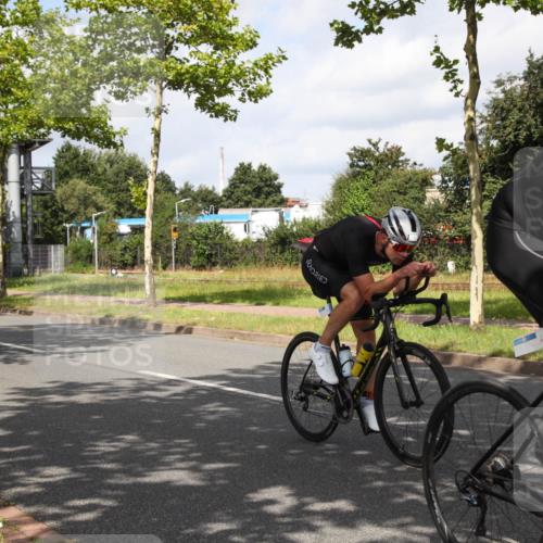 10.08.2025 - GEWOBA Citytriathlon Bremen Yannick Fuchs http://msf.ph/oto/8560638 10.08.2025 12:09:12 Radfahren 727, 731, 779, 837, 871, 890, 896 meine-sportfotos.de
