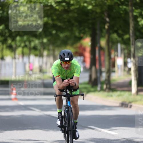 10.08.2025 - GEWOBA Citytriathlon Bremen Yannick Fuchs http://msf.ph/oto/8560640 10.08.2025 12:43:05 Radfahren 612, 628, 644, 677, 684, 710, 846, 871, 889, 945 meine-sportfotos.de