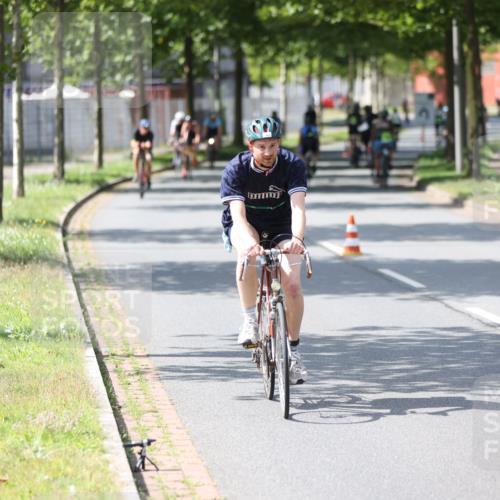 10.08.2025 - GEWOBA Citytriathlon Bremen Yannick Fuchs http://msf.ph/oto/8560642 10.08.2025 14:20:01 Radfahren 18, 36, 130, 195, 238, 256, 257 meine-sportfotos.de