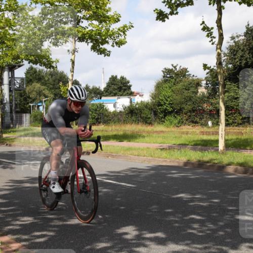 10.08.2025 - GEWOBA Citytriathlon Bremen Yannick Fuchs http://msf.ph/oto/8560656 10.08.2025 12:09:26 Radfahren 611, 633, 674, 779, 814, 837, 880, 890, 896 meine-sportfotos.de