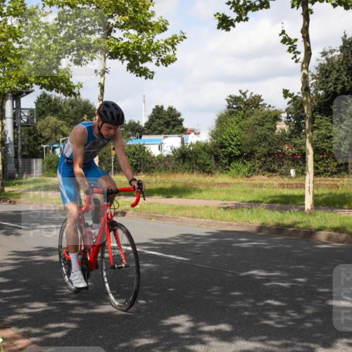 10.08.2025 - GEWOBA Citytriathlon Bremen Yannick Fuchs http://msf.ph/oto/8560660 10.08.2025 12:09:27 Radfahren 611, 633, 674, 814, 837, 880, 890, 896 meine-sportfotos.de