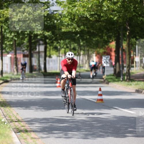 10.08.2025 - GEWOBA Citytriathlon Bremen Yannick Fuchs http://msf.ph/oto/8560663 10.08.2025 12:43:07 Radfahren 612, 628, 644, 677, 684, 710, 846, 871, 889, 945, 964 meine-sportfotos.de