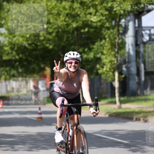 10.08.2025 - GEWOBA Citytriathlon Bremen Yannick Fuchs http://msf.ph/oto/8560711 10.08.2025 12:43:16 Radfahren 612, 646, 677, 885, 889, 945, 964, 1038 meine-sportfotos.de