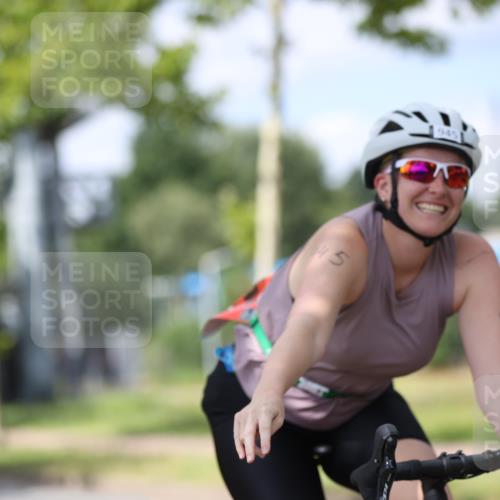 10.08.2025 - GEWOBA Citytriathlon Bremen Yannick Fuchs http://msf.ph/oto/8560719 10.08.2025 12:43:17 Radfahren 612, 646, 677, 885, 889, 945, 964, 1038 meine-sportfotos.de