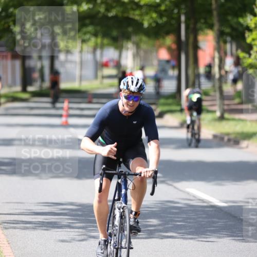 10.08.2025 - GEWOBA Citytriathlon Bremen Yannick Fuchs http://msf.ph/oto/8560732 10.08.2025 14:20:11 Radfahren 18, 29, 52, 130, 195, 197, 238, 256, 257 meine-sportfotos.de