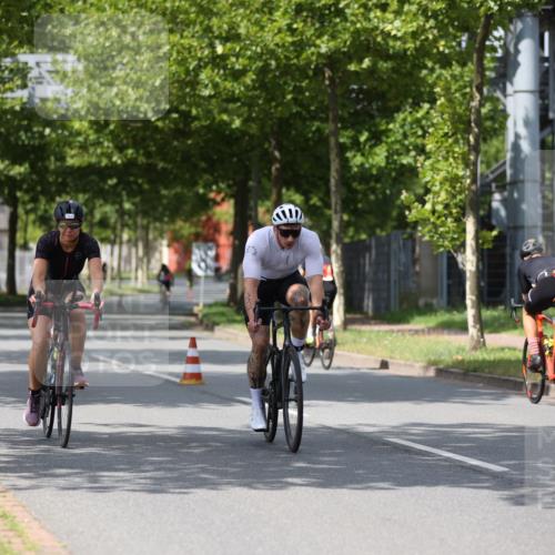 10.08.2025 - GEWOBA Citytriathlon Bremen Yannick Fuchs http://msf.ph/oto/8560746 10.08.2025 12:43:20 Radfahren 612, 646, 677, 885, 889, 945, 964, 1038 meine-sportfotos.de