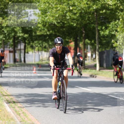 10.08.2025 - GEWOBA Citytriathlon Bremen Yannick Fuchs http://msf.ph/oto/8560752 10.08.2025 12:43:20 Radfahren 612, 646, 677, 885, 889, 945, 964, 1038 meine-sportfotos.de