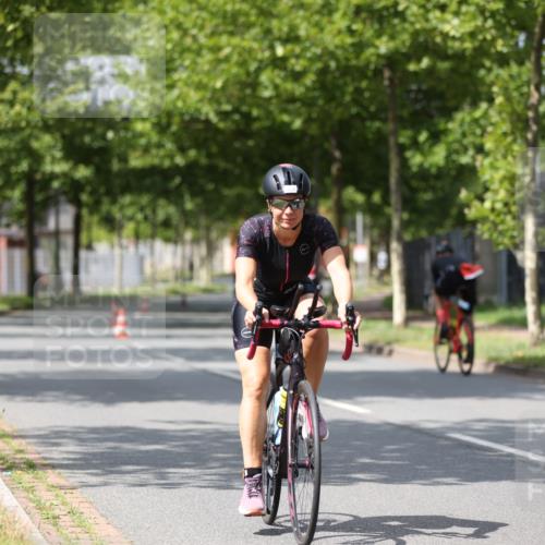 10.08.2025 - GEWOBA Citytriathlon Bremen Yannick Fuchs http://msf.ph/oto/8560756 10.08.2025 12:43:21 Radfahren 612, 646, 677, 885, 945, 964, 1038 meine-sportfotos.de