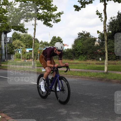 10.08.2025 - GEWOBA Citytriathlon Bremen Yannick Fuchs http://msf.ph/oto/8560770 10.08.2025 12:10:08 Radfahren 607, 628, 710, 830, 1024 meine-sportfotos.de