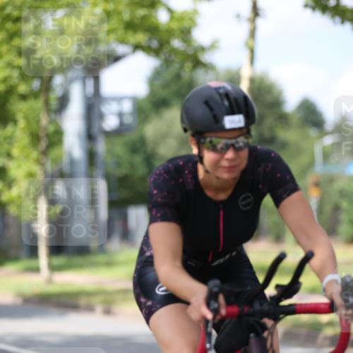 10.08.2025 - GEWOBA Citytriathlon Bremen Yannick Fuchs http://msf.ph/oto/8560772 10.08.2025 12:43:21 Radfahren 612, 646, 677, 885, 945, 964, 1038 meine-sportfotos.de