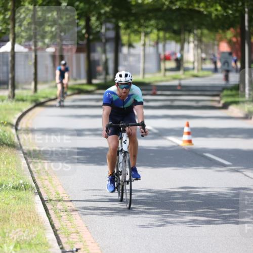 10.08.2025 - GEWOBA Citytriathlon Bremen Yannick Fuchs http://msf.ph/oto/8560775 10.08.2025 14:20:19 Radfahren 18, 29, 35, 52, 80, 130, 197, 238, 256, 257 meine-sportfotos.de