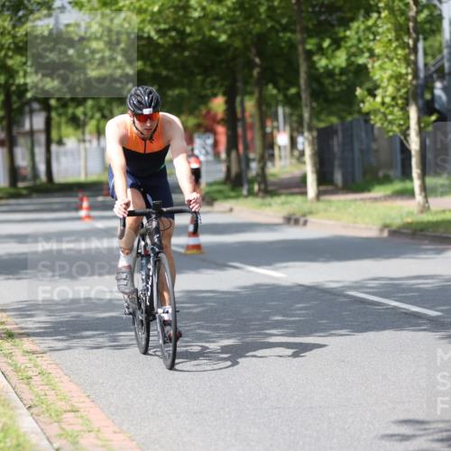10.08.2025 - GEWOBA Citytriathlon Bremen Yannick Fuchs http://msf.ph/oto/8560777 10.08.2025 12:43:23 Radfahren 612, 646, 835, 885, 945, 955, 964, 1038 meine-sportfotos.de