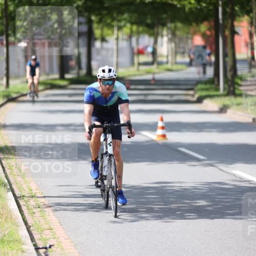 10.08.2025 - GEWOBA Citytriathlon Bremen Yannick Fuchs http://msf.ph/oto/8560778 10.08.2025 14:20:19 Radfahren 18, 29, 35, 52, 80, 130, 197, 238, 256, 257 meine-sportfotos.de