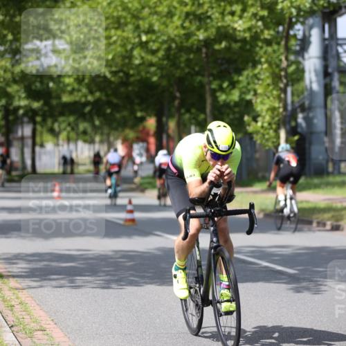 10.08.2025 - GEWOBA Citytriathlon Bremen Yannick Fuchs http://msf.ph/oto/8560814 10.08.2025 12:43:33 Radfahren 646, 835, 837, 842, 885, 925, 955, 1038 meine-sportfotos.de