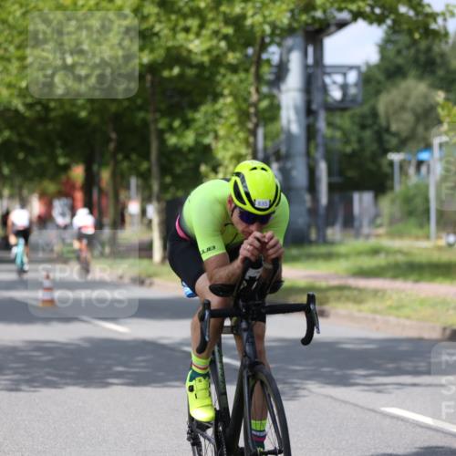 10.08.2025 - GEWOBA Citytriathlon Bremen Yannick Fuchs http://msf.ph/oto/8560817 10.08.2025 12:43:33 Radfahren 646, 835, 837, 842, 885, 925, 955, 1038 meine-sportfotos.de
