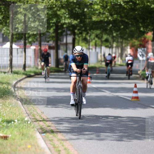 10.08.2025 - GEWOBA Citytriathlon Bremen Yannick Fuchs http://msf.ph/oto/8560825 10.08.2025 12:43:35 Radfahren 646, 835, 837, 842, 925, 955, 1038 meine-sportfotos.de