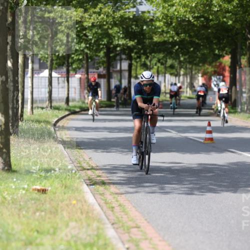 10.08.2025 - GEWOBA Citytriathlon Bremen Yannick Fuchs http://msf.ph/oto/8560828 10.08.2025 12:43:35 Radfahren 646, 835, 837, 842, 925, 955, 1038 meine-sportfotos.de