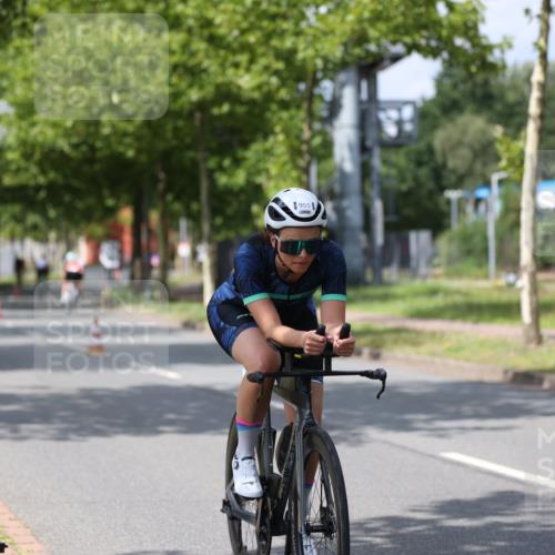 10.08.2025 - GEWOBA Citytriathlon Bremen Yannick Fuchs http://msf.ph/oto/8560842 10.08.2025 12:43:36 Radfahren 646, 835, 837, 842, 907, 925, 955, 1012, 1038 meine-sportfotos.de
