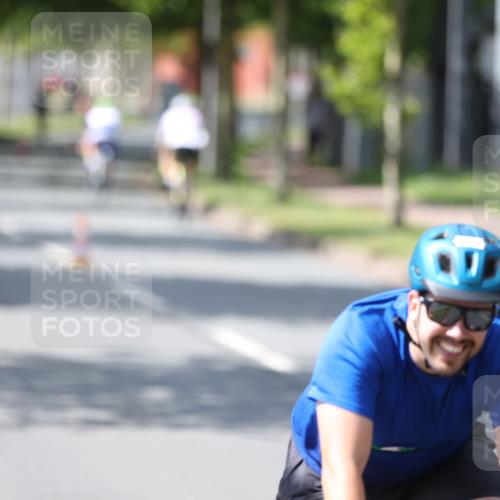 10.08.2025 - GEWOBA Citytriathlon Bremen Yannick Fuchs http://msf.ph/oto/8560852 10.08.2025 14:20:35 Radfahren 11, 28, 35, 67, 69, 80, 216, 229, 274, 281 meine-sportfotos.de