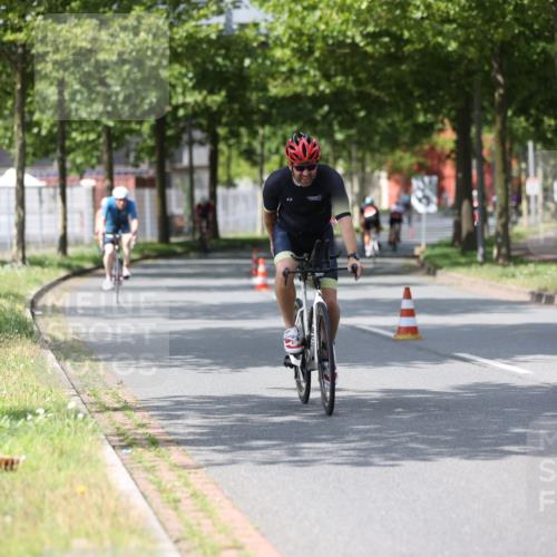 10.08.2025 - GEWOBA Citytriathlon Bremen Yannick Fuchs http://msf.ph/oto/8560858 10.08.2025 12:43:38 Radfahren 835, 837, 842, 907, 925, 955, 1012 meine-sportfotos.de