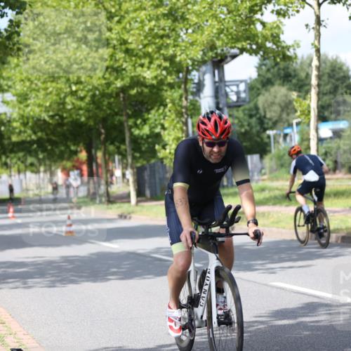 10.08.2025 - GEWOBA Citytriathlon Bremen Yannick Fuchs http://msf.ph/oto/8560882 10.08.2025 12:43:39 Radfahren 835, 837, 842, 907, 925, 955, 1012 meine-sportfotos.de