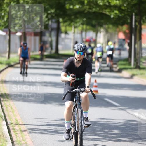 10.08.2025 - GEWOBA Citytriathlon Bremen Yannick Fuchs http://msf.ph/oto/8560887 10.08.2025 14:20:41 Radfahren 11, 28, 35, 56, 61, 67, 69, 80, 110, 145, 157, 216, 229, 272, 274, 281, 312 meine-sportfotos.de