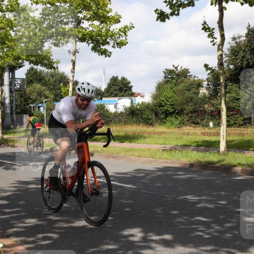 10.08.2025 - GEWOBA Citytriathlon Bremen Yannick Fuchs http://msf.ph/oto/8560890 10.08.2025 12:11:05 Radfahren 625, 669, 679, 687, 716, 800, 812, 835, 898 meine-sportfotos.de