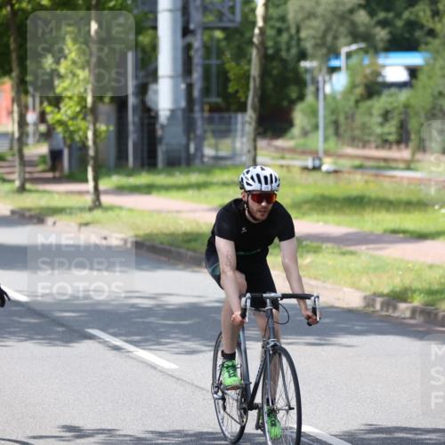 10.08.2025 - GEWOBA Citytriathlon Bremen Yannick Fuchs http://msf.ph/oto/8560897 10.08.2025 14:20:42 Radfahren 11, 28, 35, 56, 61, 67, 69, 80, 110, 145, 157, 216, 229, 272, 274, 281, 312 meine-sportfotos.de