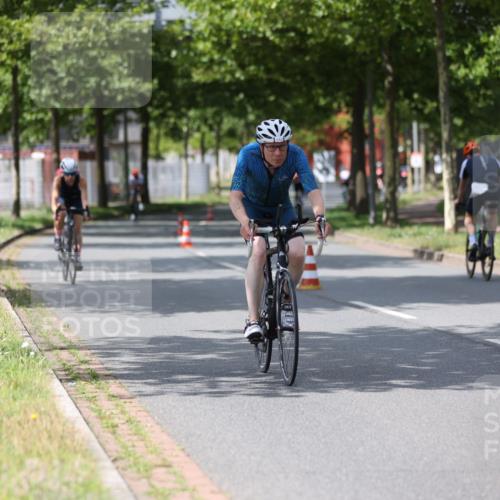 10.08.2025 - GEWOBA Citytriathlon Bremen Yannick Fuchs http://msf.ph/oto/8560899 10.08.2025 12:43:40 Radfahren 835, 837, 842, 907, 925, 955, 1012 meine-sportfotos.de