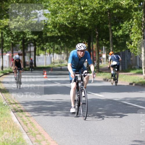 10.08.2025 - GEWOBA Citytriathlon Bremen Yannick Fuchs http://msf.ph/oto/8560903 10.08.2025 12:43:41 Radfahren 835, 837, 842, 907, 925, 955, 1012 meine-sportfotos.de