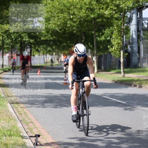 10.08.2025 - GEWOBA Citytriathlon Bremen Yannick Fuchs http://msf.ph/oto/8560929 10.08.2025 12:43:43 Radfahren 608, 835, 837, 842, 907, 925, 954, 955, 1012 meine-sportfotos.de