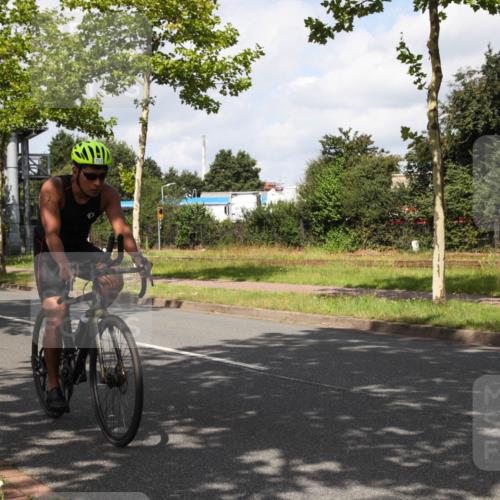 10.08.2025 - GEWOBA Citytriathlon Bremen Yannick Fuchs http://msf.ph/oto/8560940 10.08.2025 12:11:27 Radfahren 575, 578, 583, 645, 713, 894, 1038 meine-sportfotos.de