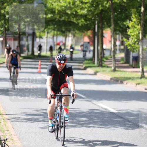 10.08.2025 - GEWOBA Citytriathlon Bremen Yannick Fuchs http://msf.ph/oto/8560946 10.08.2025 14:20:46 Radfahren 11, 56, 61, 67, 69, 73, 110, 142, 145, 157, 216, 229, 272, 274, 281, 312 meine-sportfotos.de