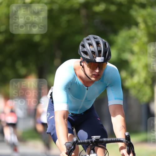 10.08.2025 - GEWOBA Citytriathlon Bremen Yannick Fuchs http://msf.ph/oto/8560993 10.08.2025 12:43:53 Radfahren 608, 842, 907, 925, 954, 1012, 1036 meine-sportfotos.de