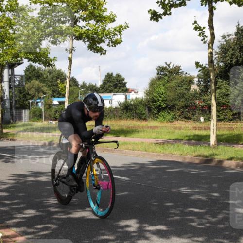 10.08.2025 - GEWOBA Citytriathlon Bremen Yannick Fuchs http://msf.ph/oto/8561015 10.08.2025 12:12:05 Radfahren 576, 605, 667, 699, 702, 751, 799, 816, 907, 1003 meine-sportfotos.de