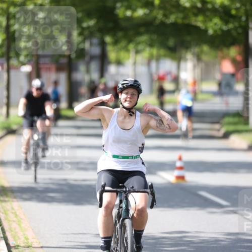 10.08.2025 - GEWOBA Citytriathlon Bremen Yannick Fuchs http://msf.ph/oto/8561019 10.08.2025 14:20:53 Radfahren 11, 19, 56, 61, 73, 110, 142, 145, 157, 191, 216, 229, 266, 272, 281, 312 meine-sportfotos.de