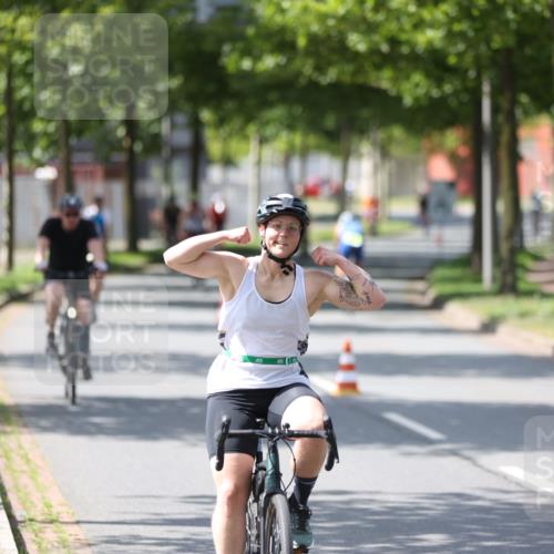 10.08.2025 - GEWOBA Citytriathlon Bremen Yannick Fuchs http://msf.ph/oto/8561021 10.08.2025 14:20:53 Radfahren 11, 19, 56, 61, 73, 110, 142, 145, 157, 191, 216, 229, 266, 272, 281, 312 meine-sportfotos.de
