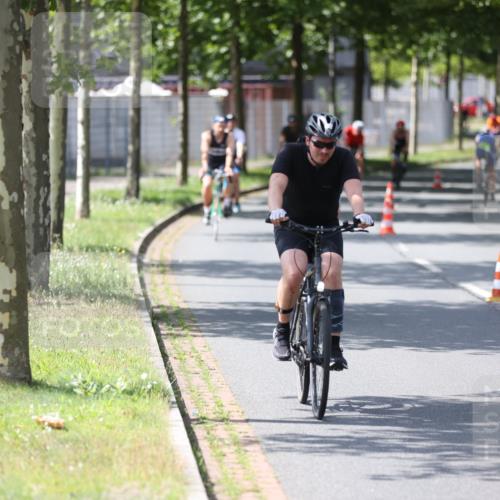 10.08.2025 - GEWOBA Citytriathlon Bremen Yannick Fuchs http://msf.ph/oto/8561030 10.08.2025 14:20:54 Radfahren 19, 56, 61, 73, 110, 142, 145, 157, 191, 216, 229, 266, 272, 281, 312 meine-sportfotos.de