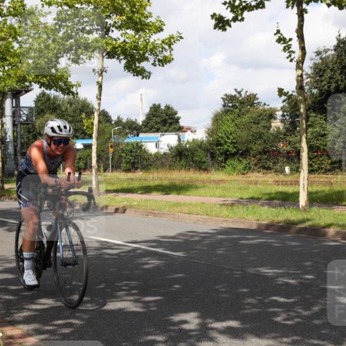 10.08.2025 - GEWOBA Citytriathlon Bremen Yannick Fuchs http://msf.ph/oto/8561074 10.08.2025 12:12:51 Radfahren 640, 675, 692, 745, 767, 771, 851, 884, 885, 960 meine-sportfotos.de