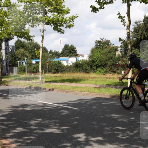 10.08.2025 - GEWOBA Citytriathlon Bremen Yannick Fuchs http://msf.ph/oto/8561076 10.08.2025 12:12:52 Radfahren 640, 675, 692, 745, 767, 771, 851, 884, 885, 960 meine-sportfotos.de