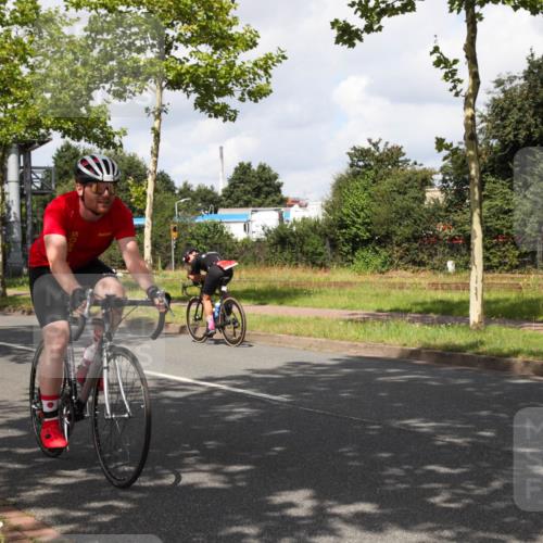10.08.2025 - GEWOBA Citytriathlon Bremen Yannick Fuchs http://msf.ph/oto/8561120 10.08.2025 12:13:18 Radfahren 760, 774, 1013, 1026 meine-sportfotos.de