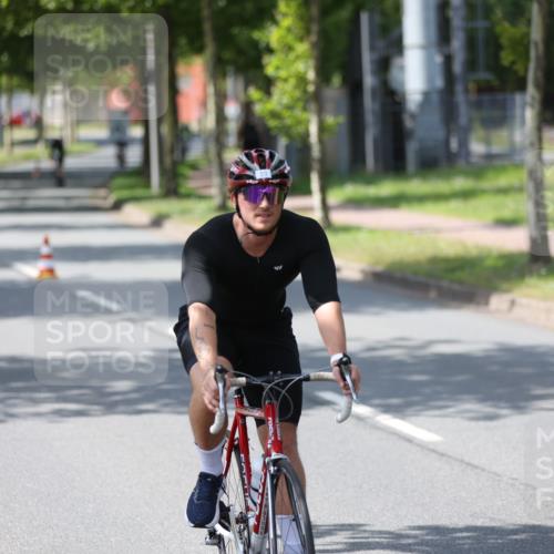 10.08.2025 - GEWOBA Citytriathlon Bremen Yannick Fuchs http://msf.ph/oto/8561121 10.08.2025 14:21:06 Radfahren 6, 19, 73, 142, 157, 191, 266 meine-sportfotos.de