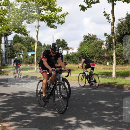 10.08.2025 - GEWOBA Citytriathlon Bremen Yannick Fuchs http://msf.ph/oto/8561152 10.08.2025 12:13:34 Radfahren 552, 612, 649, 664, 770, 774, 776, 823, 916, 1017 meine-sportfotos.de