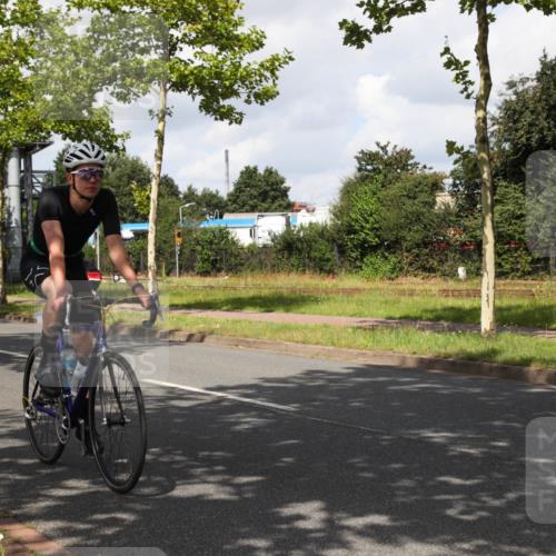 10.08.2025 - GEWOBA Citytriathlon Bremen Yannick Fuchs http://msf.ph/oto/8561155 10.08.2025 12:13:35 Radfahren 552, 612, 649, 664, 770, 774, 776, 823, 916, 1017 meine-sportfotos.de