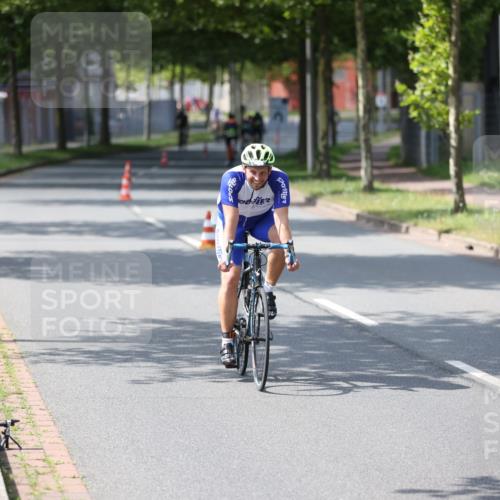 10.08.2025 - GEWOBA Citytriathlon Bremen Yannick Fuchs http://msf.ph/oto/8561159 10.08.2025 14:21:23 Radfahren 6, 177 meine-sportfotos.de