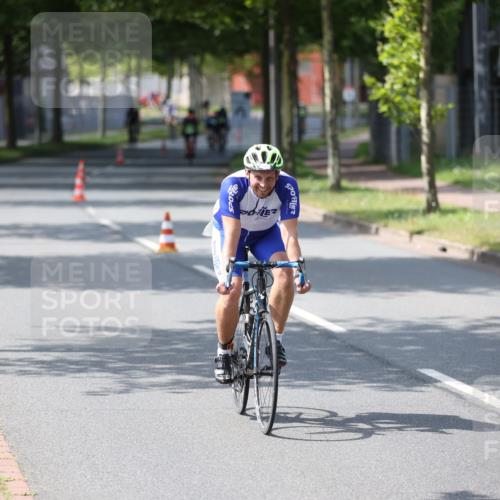 10.08.2025 - GEWOBA Citytriathlon Bremen Yannick Fuchs http://msf.ph/oto/8561161 10.08.2025 14:21:23 Radfahren 6, 177 meine-sportfotos.de
